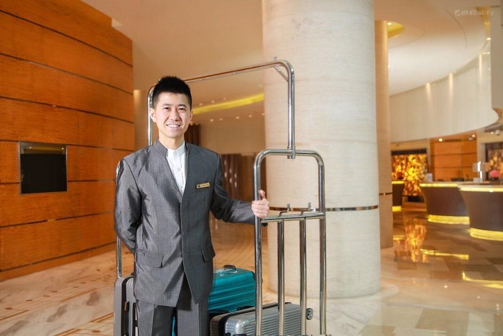 Hilton Shanghai City Center -Steps From Iconic Landmarks Wukang Mansion And Jing'An Temple Eksteriør billede