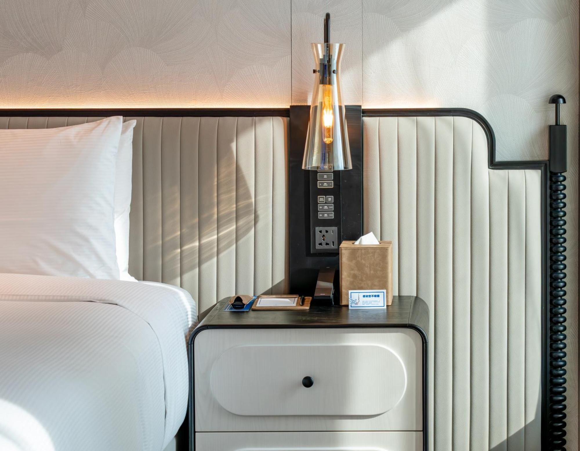 Hilton Shanghai City Center -Steps From Iconic Landmarks Wukang Mansion And Jing'An Temple Eksteriør billede